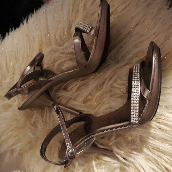Madeline stuart stiletto chrome grey heel - Picture 2 of 5